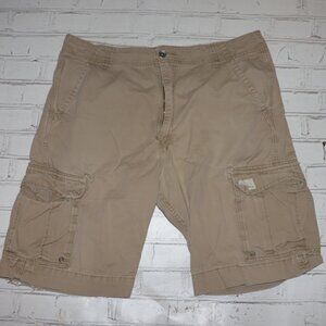 👖 Levi’s Beige Cargo Shorts · Men’s Size 38